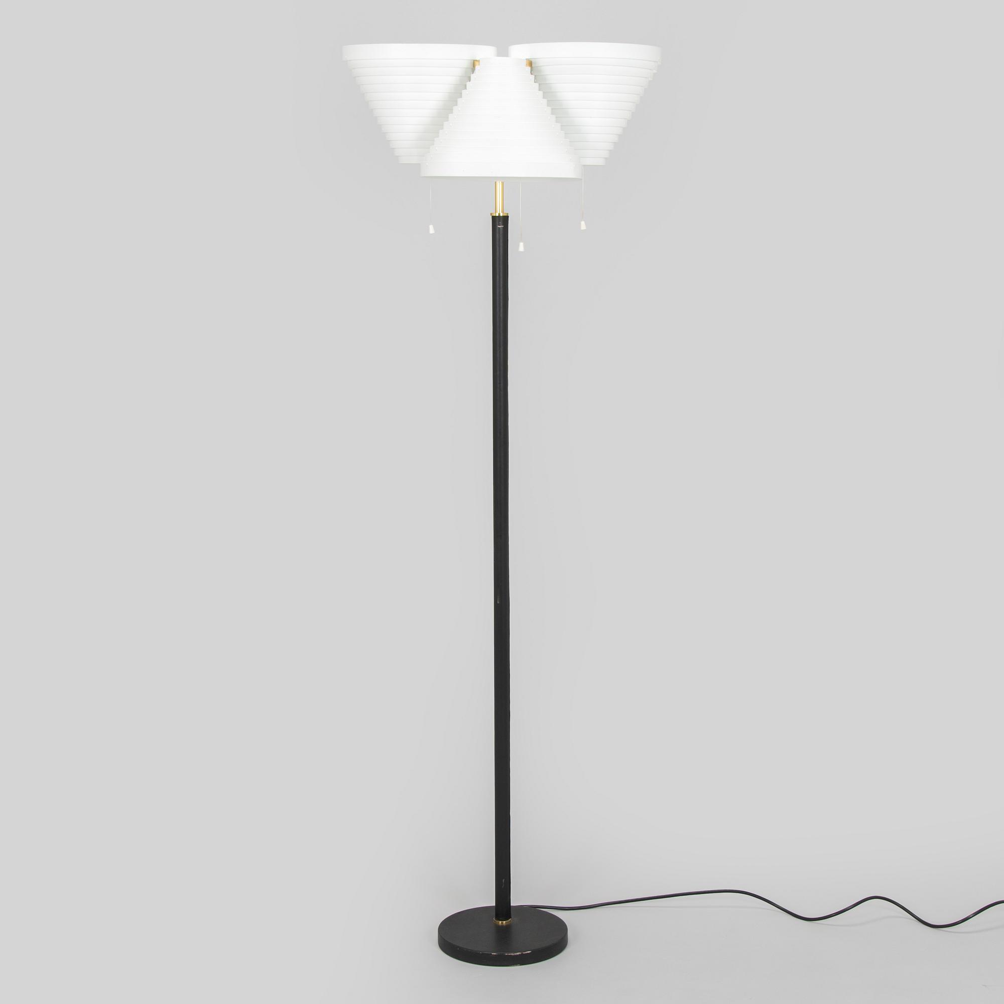 Alvar Aalto, a late 20th century 'A809' floorlamp for Valaisinpaja.