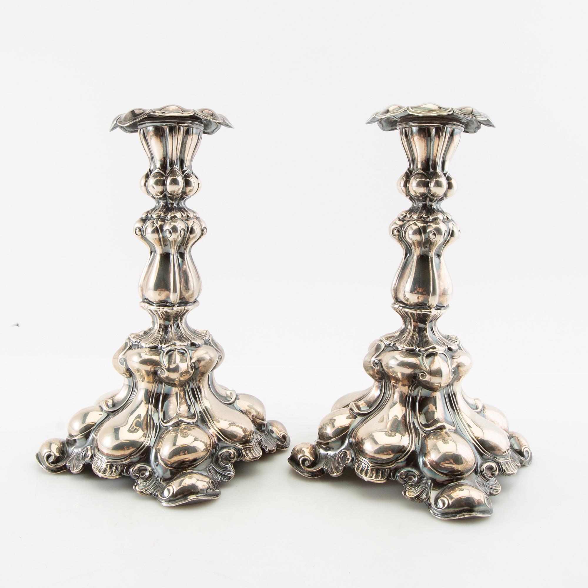 CG Hallberg ljusstakar ett par Barock-stil silver Stockholm 1941.