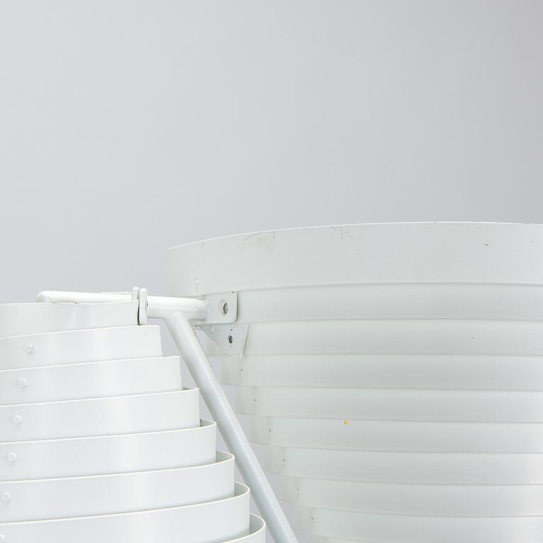 Alvar Aalto, An 'A 810' floor lamp, Valaisinpaja, 1980s.