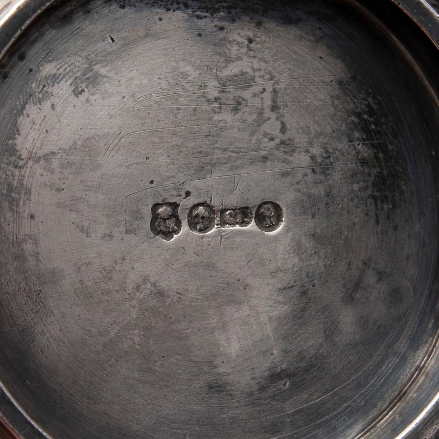 SAMOVAARI, hopeoitu, helmiäistä, leimattu AK. Aleksander Katch (Александр Качъ) Pietari, vuosisadanvaihde 1800/1900.