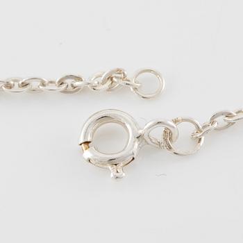 Elis Kauppi, hänge, silver, med kedja.