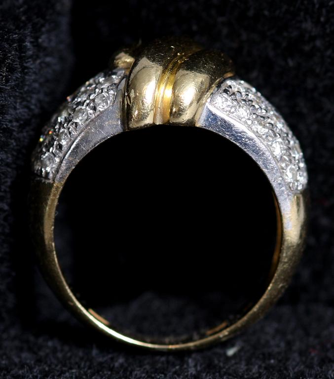 RING, guld samt diamanter.