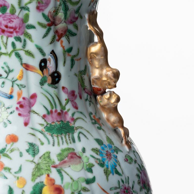 A famille rose vase, Qing dynasty, Canton, 19th Century.