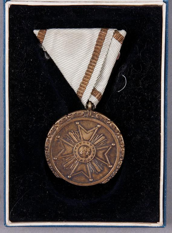 HEDERSMEDALJ, Orden av tre stjärnor, Lettland. 1930-tal.