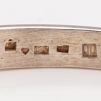 A sterling silver ring and bracelet. Kaunis koru, Helsinki 1977.