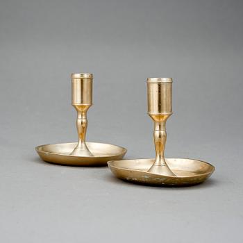 LJUSSTAKAR, ett par, malm, 1800-tal.