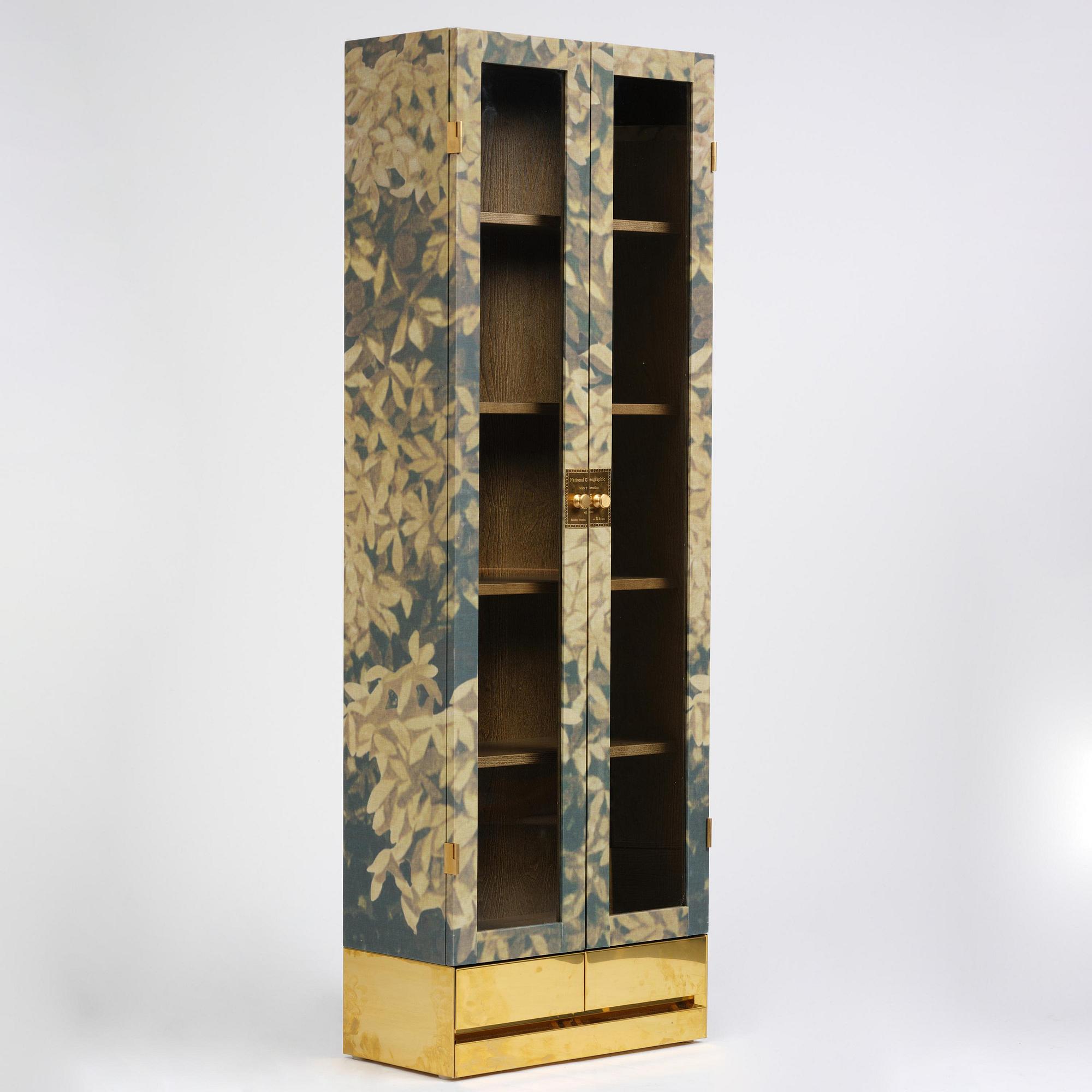 Mats Theselius, a "National Geographic 25th Anniversary Edition" cabinet, ed. 208/220, Källemo, Värnamo, post 2016.