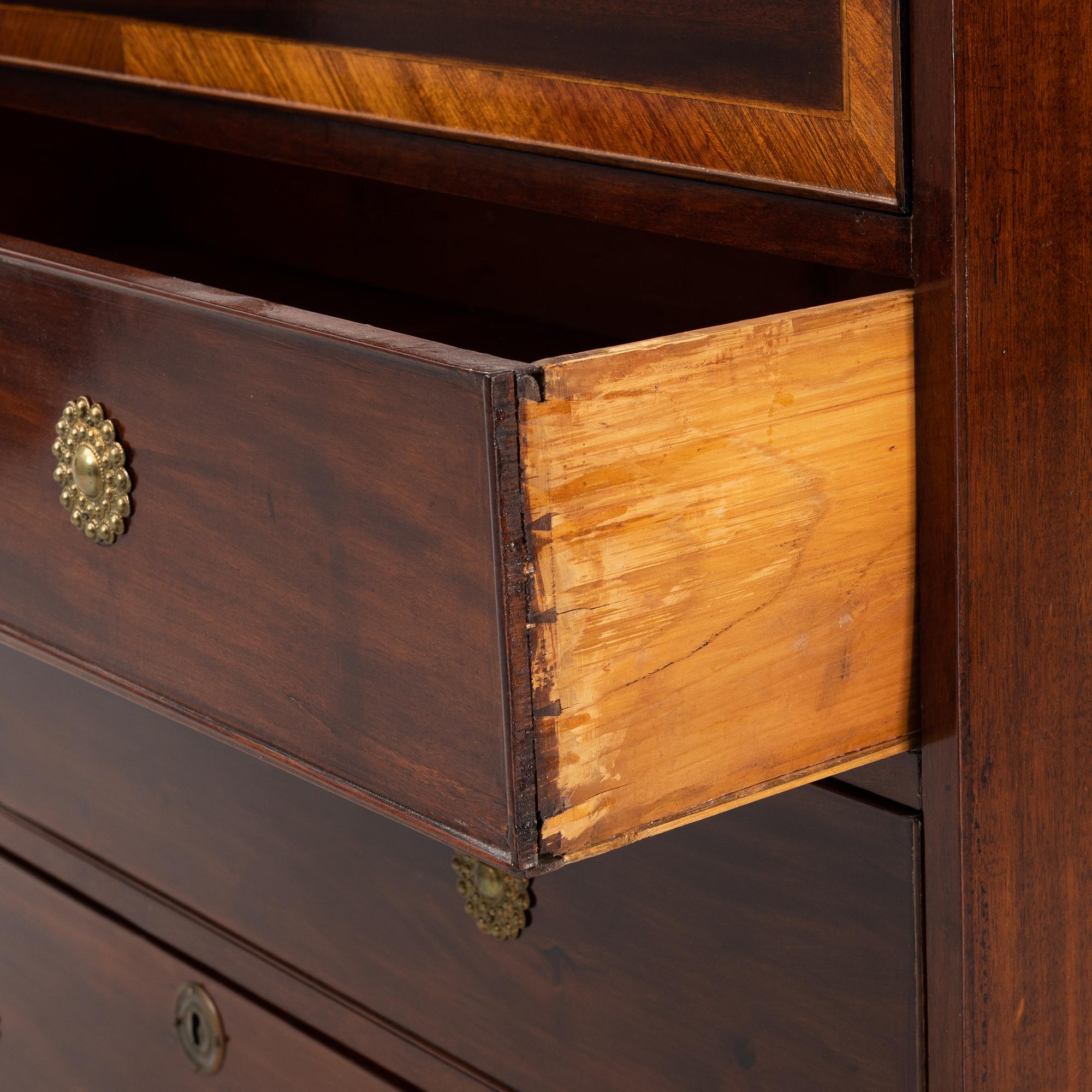 A chest of drawers, first half of the 19th century.