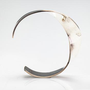 Pekka Piekäinen, Armband, sterlingsilver. Platinoro, Åbo.