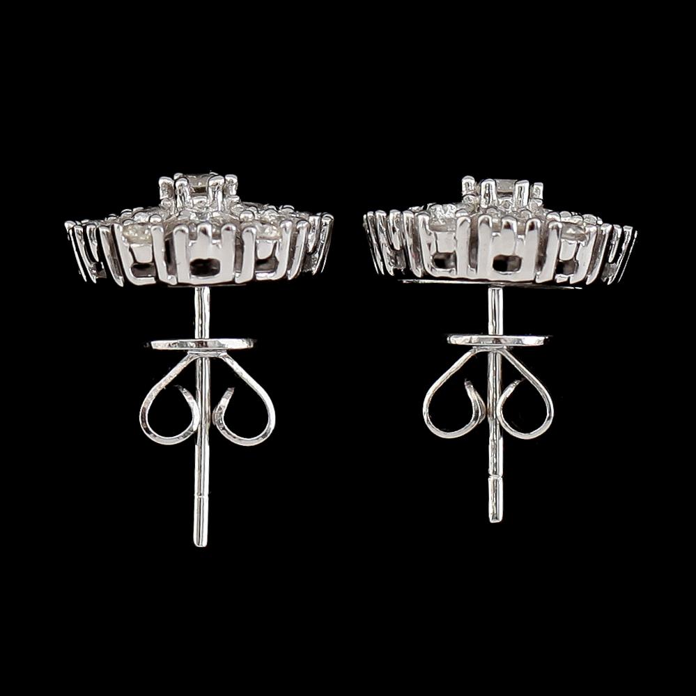 ÖRHÄNGEN, 1 par, 18K vitguld, diamanter tot ca 0.91 ct.