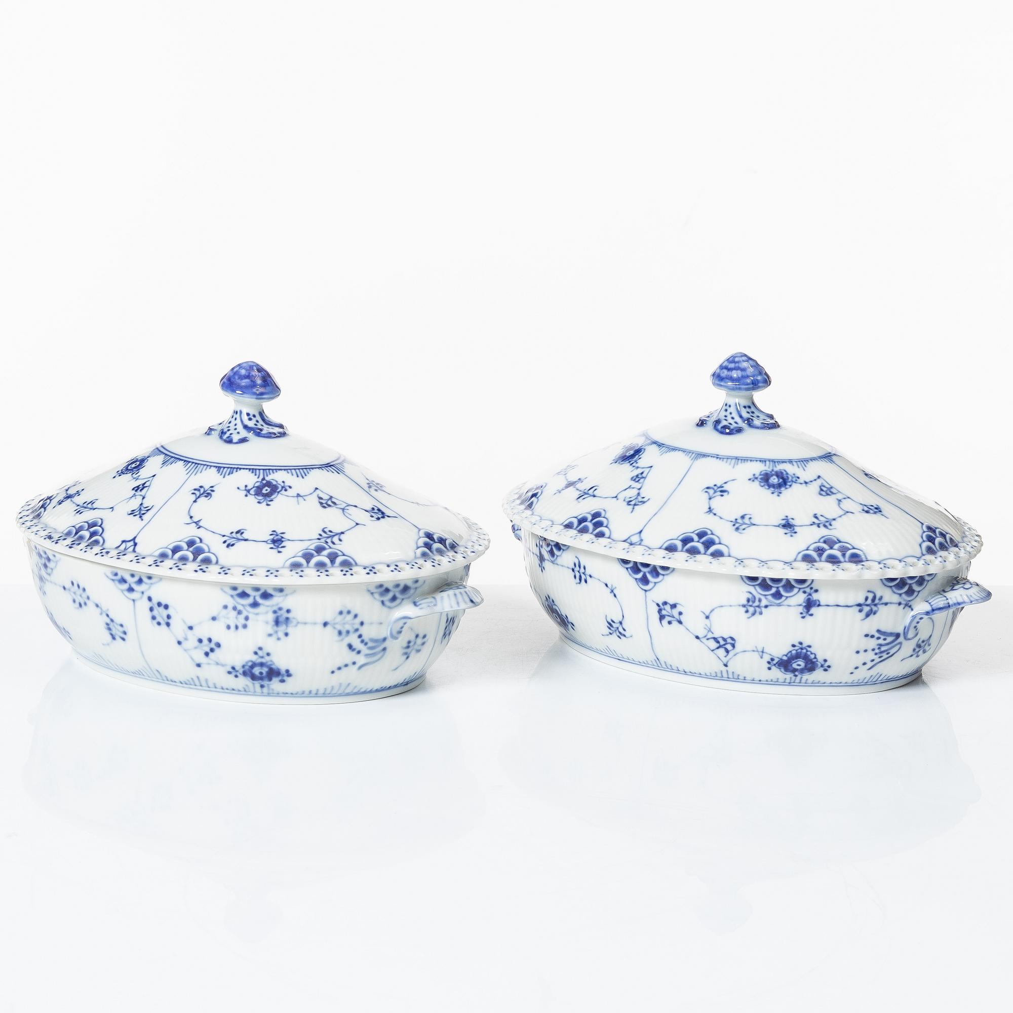 Royal Copenhagen, terriner med lock, ett par, "Musselmalet Helblonde", Danmark, 1979-83.