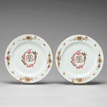 641. A pair of famille rose export dishes, Qing dynasty, Qianlong (1735-1796).