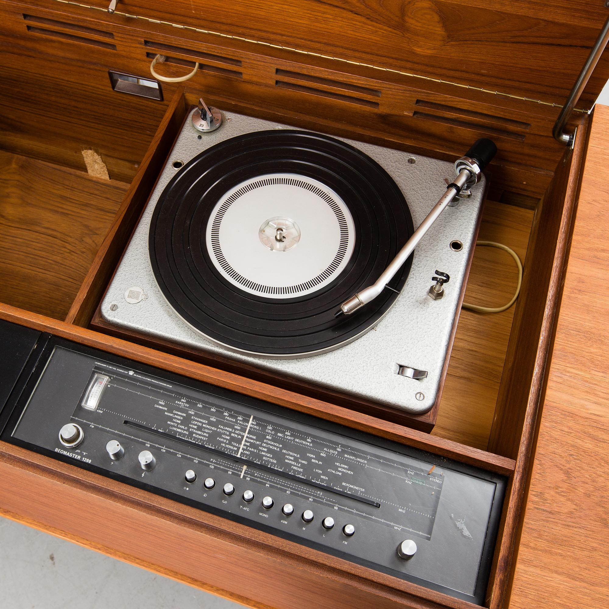 MUSIKMÖBEL, Beomaster 1200 RG Type 2226, Bang & Olufsen, 1965.