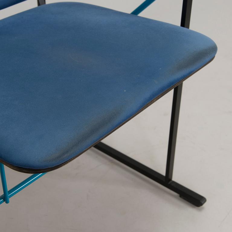 Yrjö Kukkapuro, nojatuoleja, 4 kpl, malli A-502, Avarte, 1900-luvun loppu.