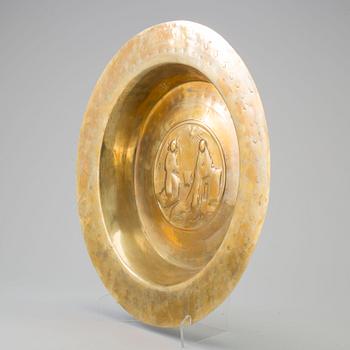 A brass dish, 16th century, Nürnberg.