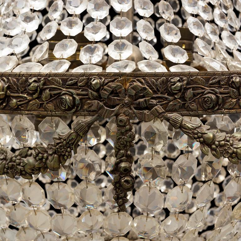 An early 20th century ceiling light.