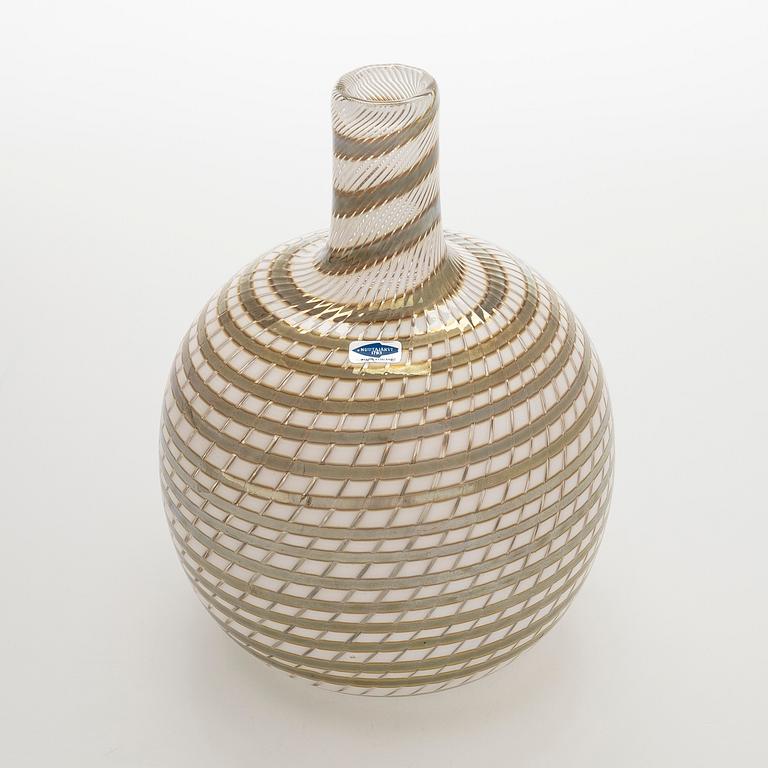 Oiva Toikka, a glass bottle, Pro Arte "Ranta" (Beach) series, signed O. Toikka Nuutajärvi.