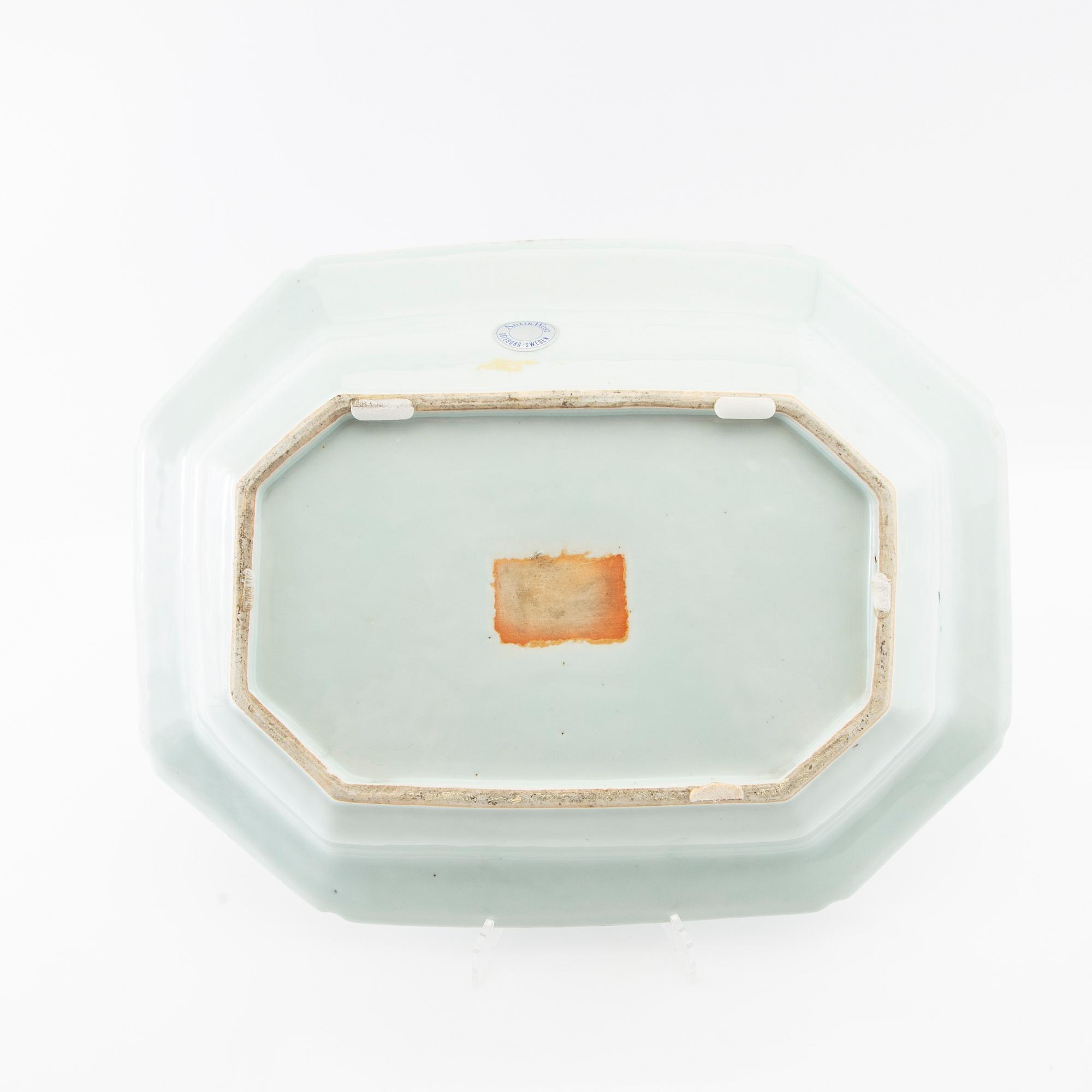 Terrine dish China Qianlong (1736-95) porcelain.