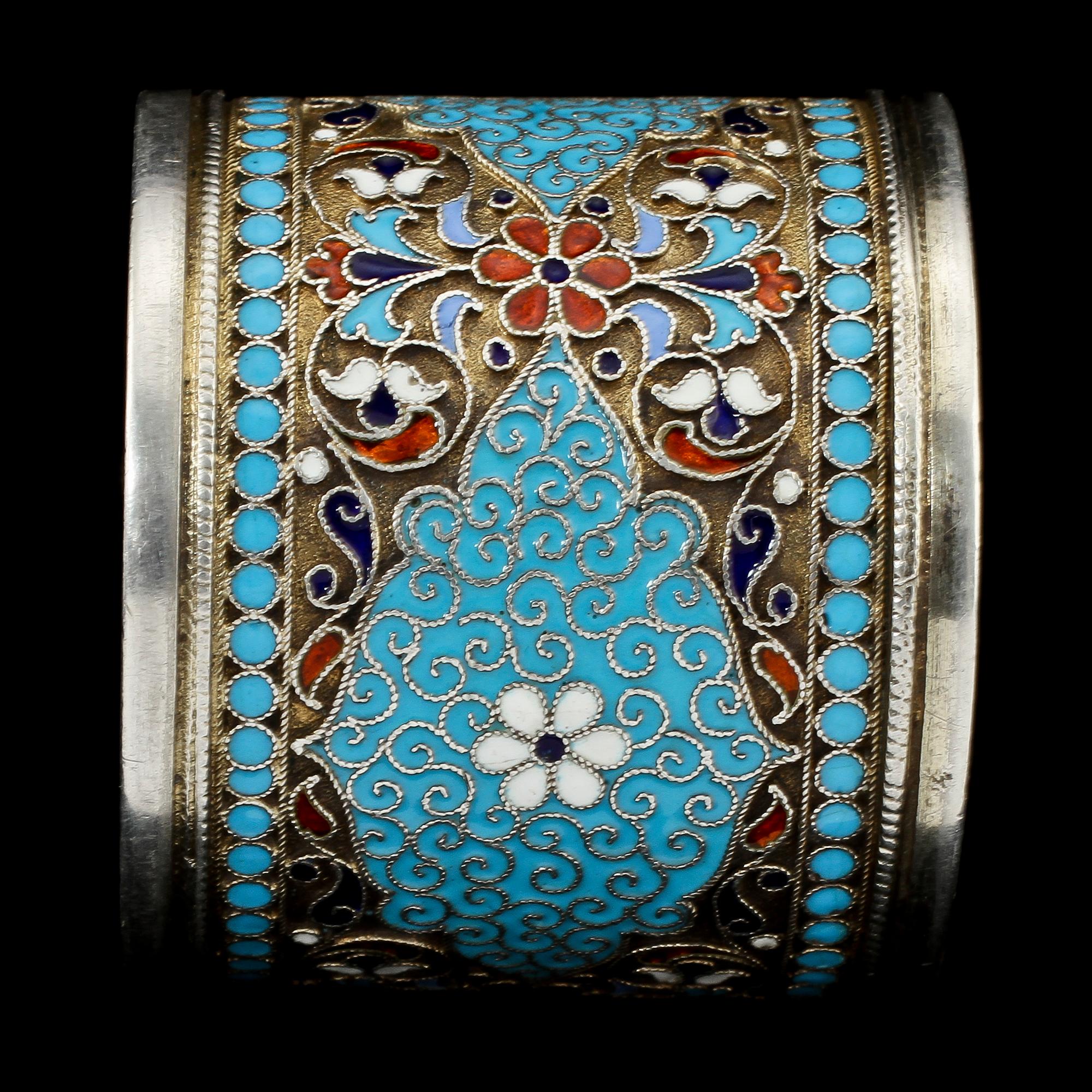 SERVETTRING, silver samt emalj, Ryssland, 1900-tal. V 37g.