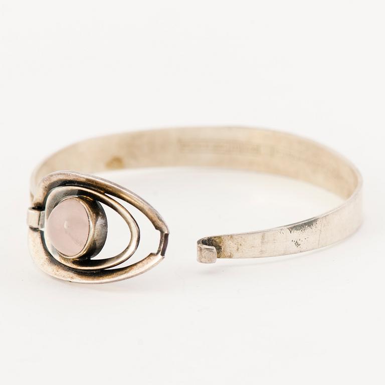 AN ERIK GRANIT BRACELET, rose quartz, silver. Helsinki 1973.