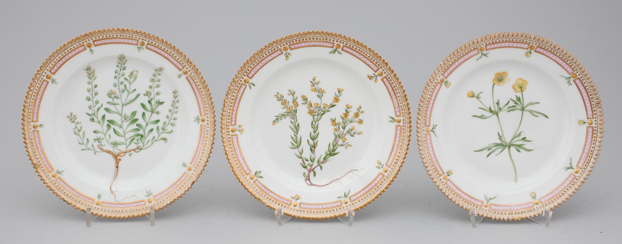 ASSIETTER, 6 stycken, porslin, "Flora Danica", Royal Copenhagen, 1900-talets första hälft.