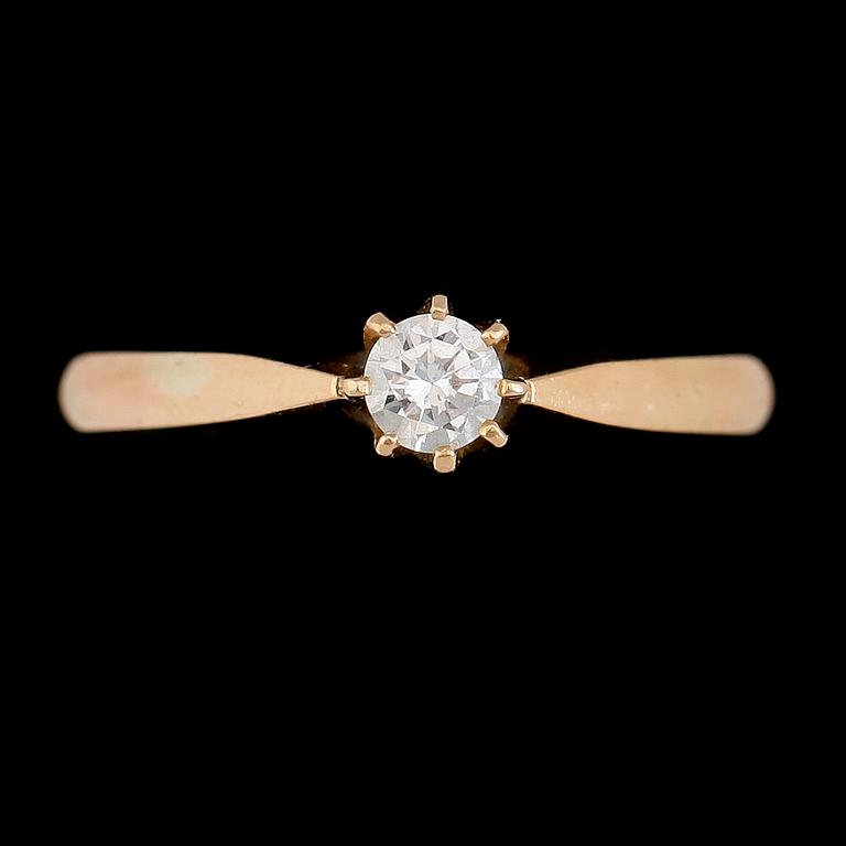 RING, 18K guld, NWN 1949, briljantslipad diamant 0.23 ct. Vikt ca 4 g.