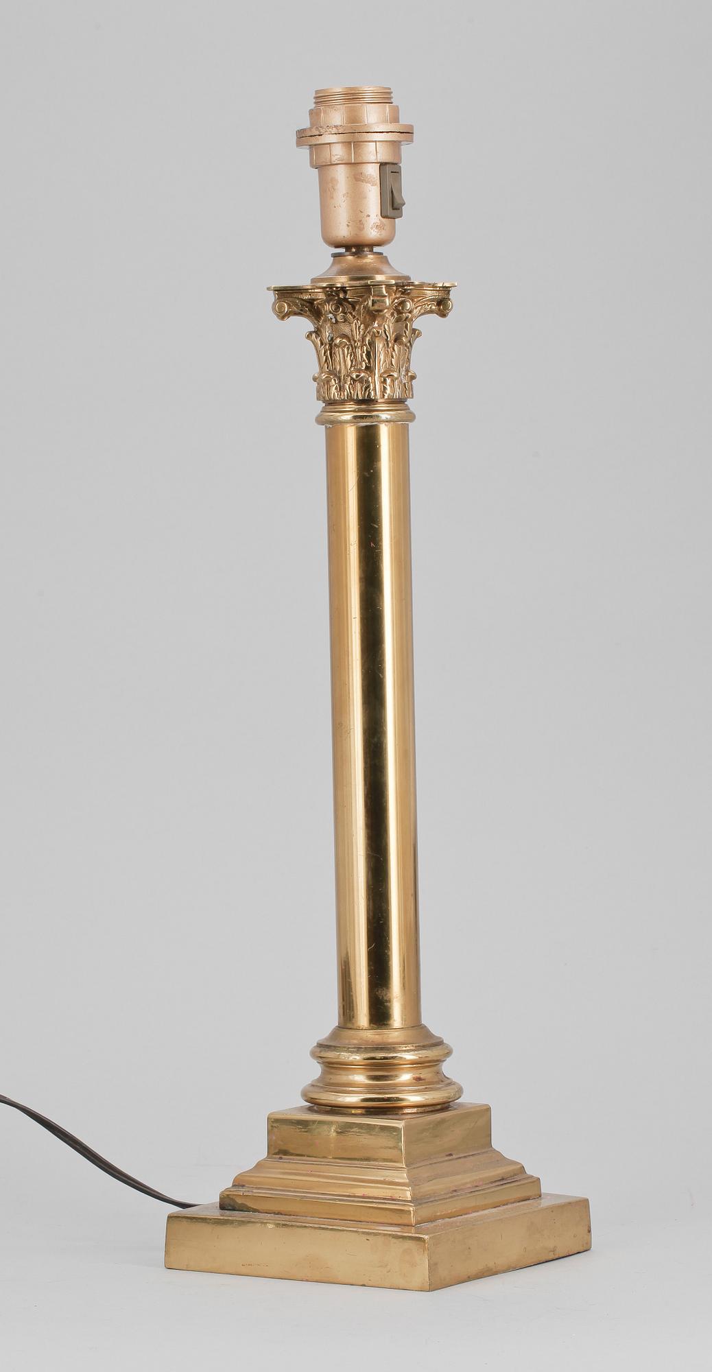 BORDSLAMPA, mässing, empirestil, 1900-tal.