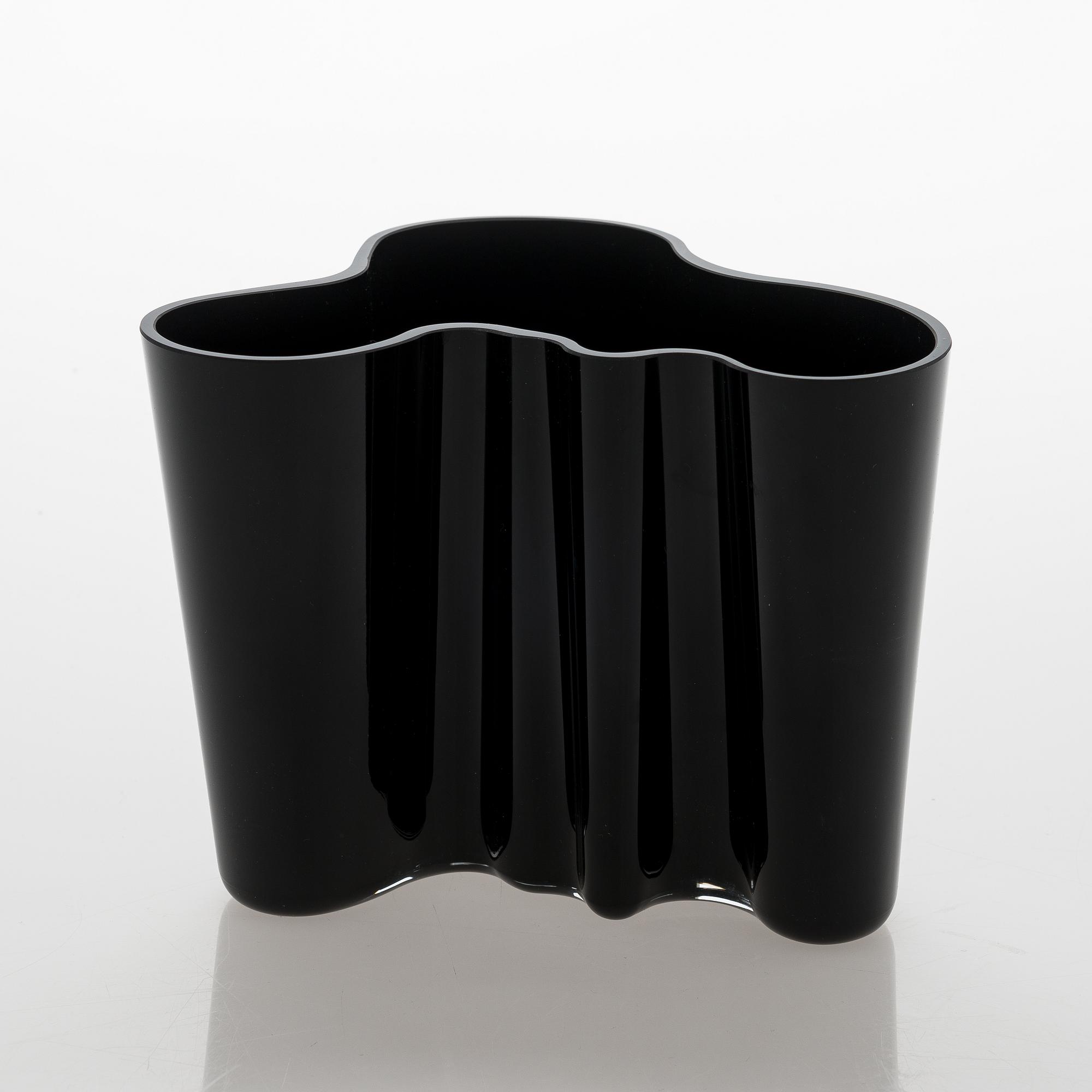 Alvar Aalto, vas, modell 3030, signerad Alvar Aalto Iittala.