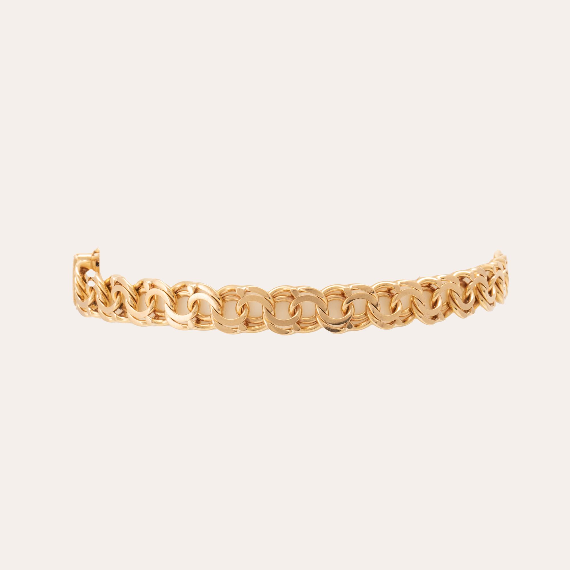 An 18K gold Bismarck link bracelet.
