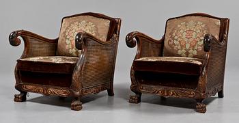 FÅTÖLJER, ett par, Chippendalestil, 1900-talets första hälft.