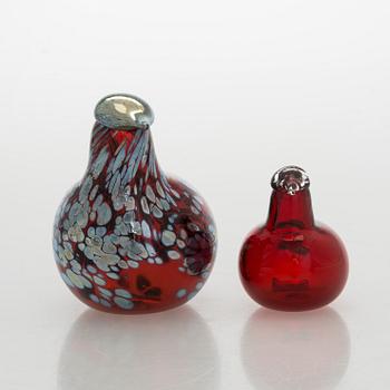 Oiva Toikka, a 'Ruby bird' and 'Little tern' glass birds, signed O. Toikka Iittala.