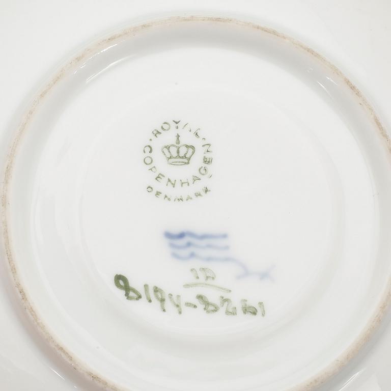 SERVISDELAR, ca160+8 delar, porslin, "Blå blomst", Royal Copenhagen, 1900-tal.