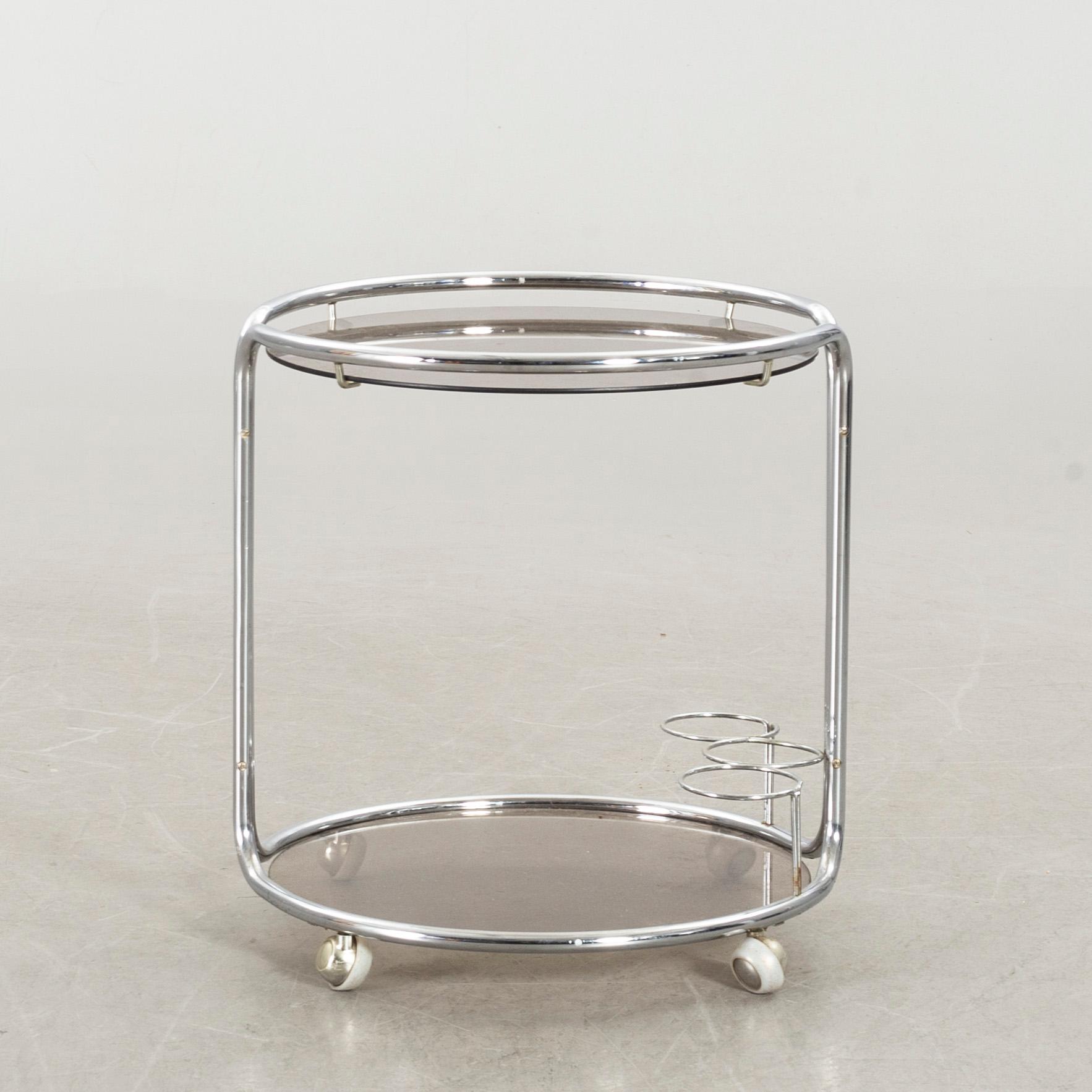 A second halt of the 20th century drink trolley.