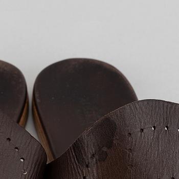 Hermès, a pair of leather sandals, size 39.