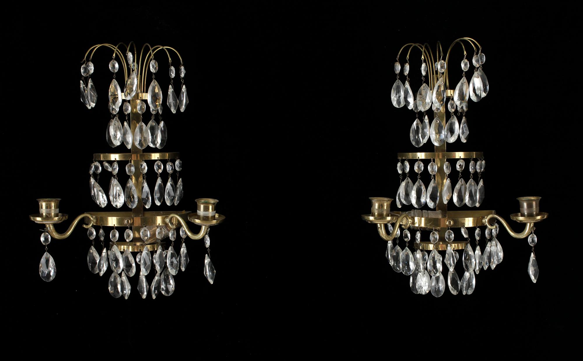 VÄGGLYSTRAR, ett par, gustaviansk stil, 1900-tal.