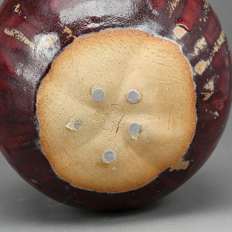 SKULPTUR, äpple, Vincent Nilsson, Höganäs, daterad 1998.