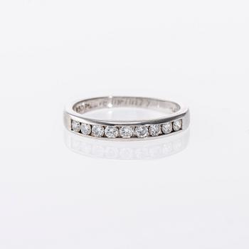 RING, platina, diamanter 9 st. tot. ca 0,33 ct, Vikt 3,5 g.