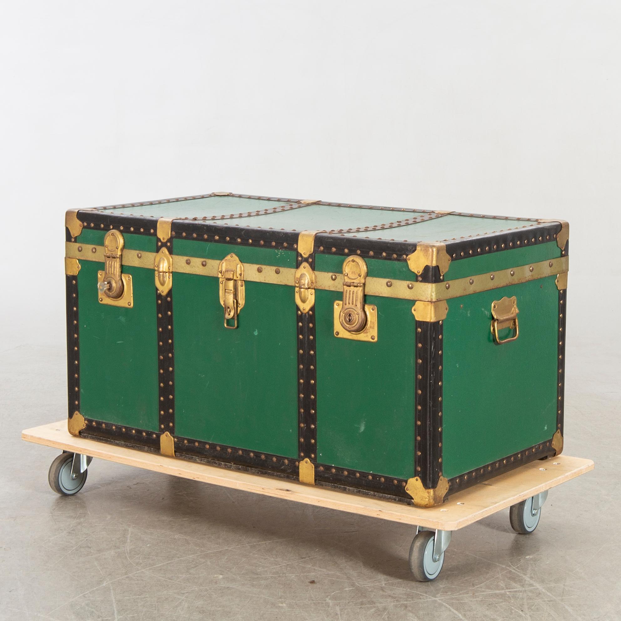 A Italien Brevettato trunk first half of the 20oth century.