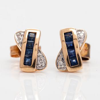 A 14K gold ring and earrings with sapphires and diamonds ca. 0.02 ct in total. Timanttiset, Helsinki 1999.