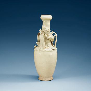 A Qingbai glazed vase, Song/Yuan dynasty.