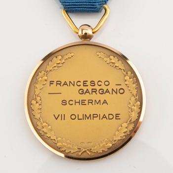 Athletic Valour Medal in 18K gold awarded to Francesco Gargano, Bertoni Milano Italy.
