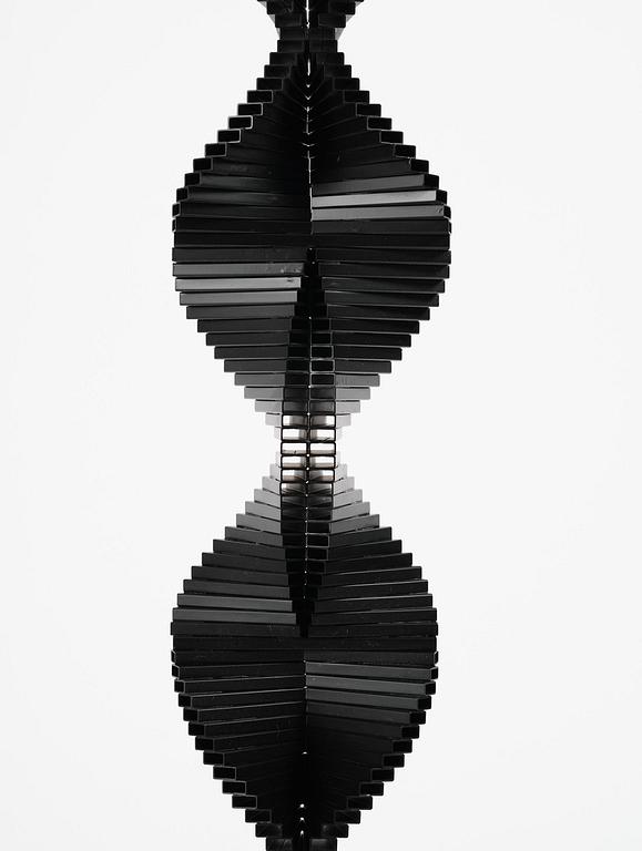 Arne Jones, "Yin-Yang kolonn".