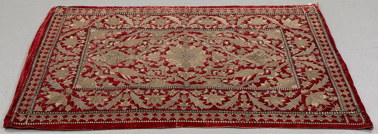 Broderi, antik persisk sammet, ca 150 x 103,5 cm, 1700 - 1800-tal.