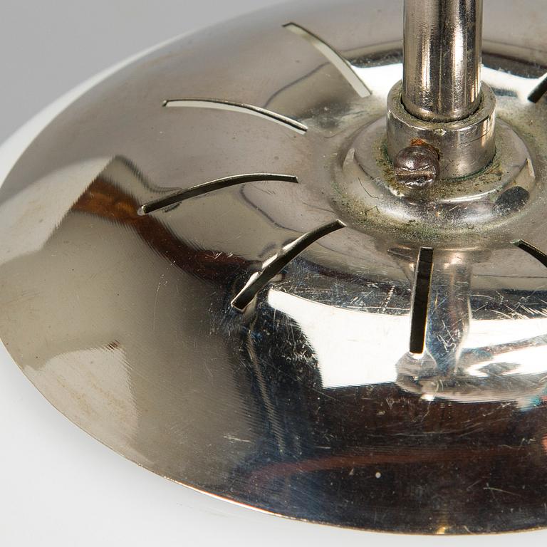 A 1930s ceiling lamp.