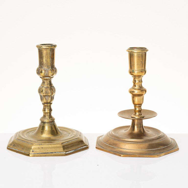 Ljusstakar, 2 st. barock, 1700-tal, samt barockstil, 1800-tal.