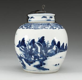A blue and white jar with cover, Qing dynasty circa 1800.