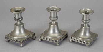 LJUSSTAKAR, 3 st snarlika, tenn, oidentifierade stämplar, sannolikt bla Stockholm, 1800-talets första hälft.