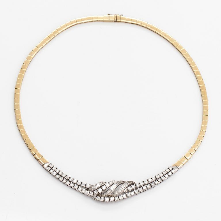 An 18K gold necklace with diamonds ca. 6.00 ct in total.