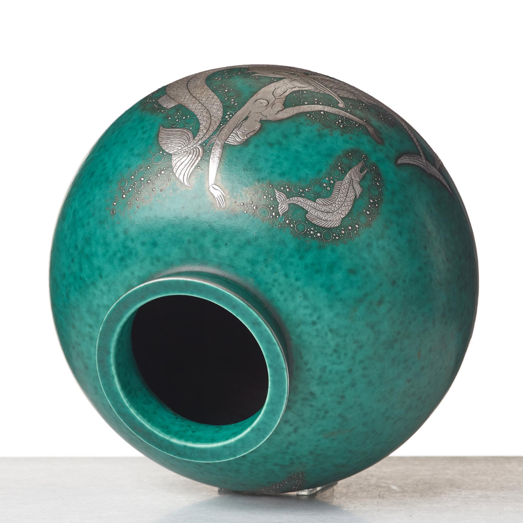 Wilhelm Kåge, a stoneware "Argenta" vase, Gustavsberg, Sweden 1949.