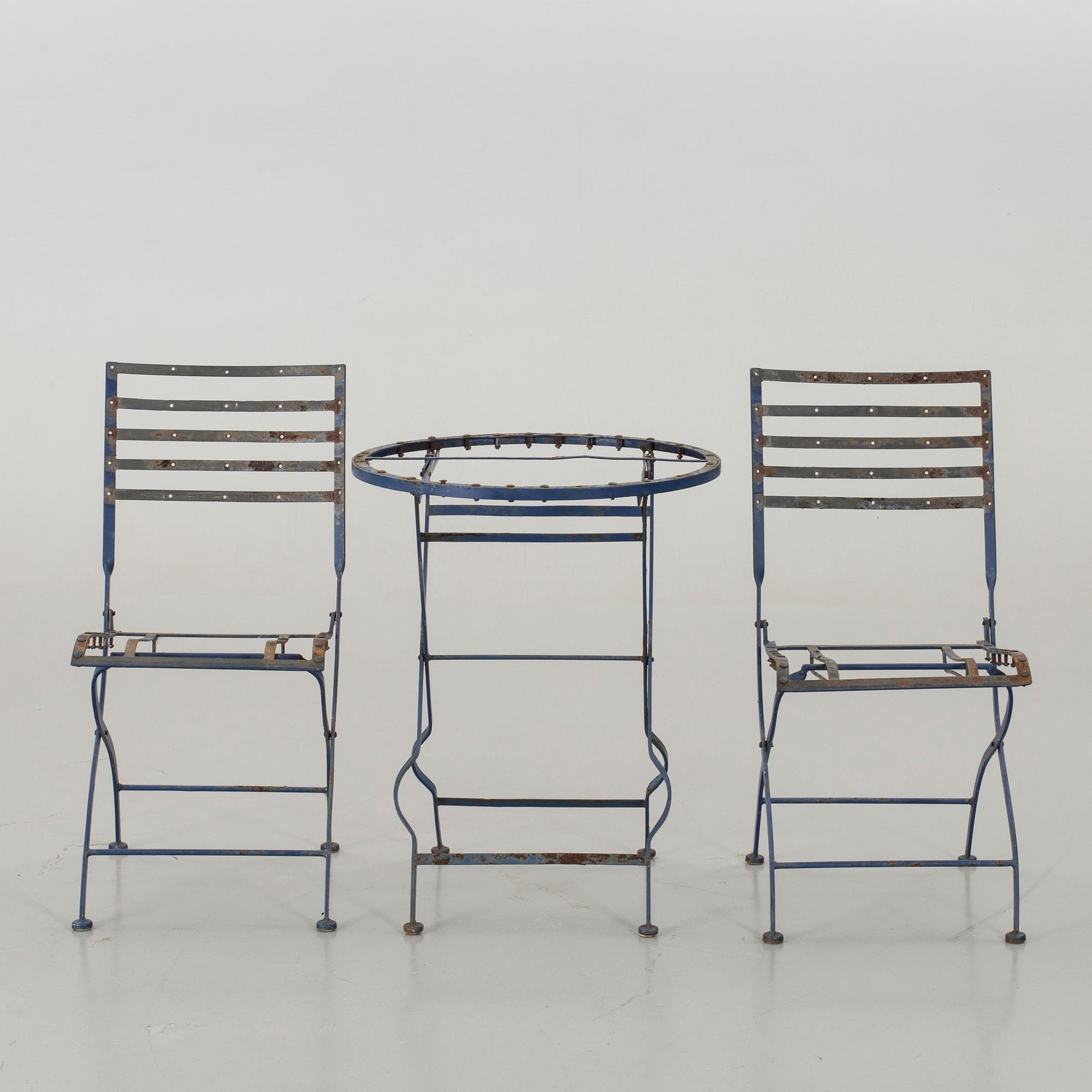 TRÄDGÅRDSSTOLAR MED BORD, järn, 1900-tal.